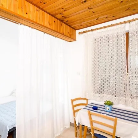 Klara- Comfort Studio With Balcony And Sea View Apartment Viganj