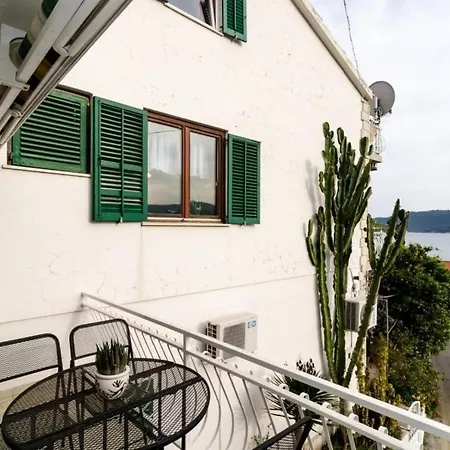 Klara- Comfort Studio With Balcony And Sea View Viganj