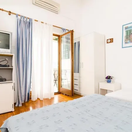Klara- Comfort Studio With Balcony And Sea View Apartment